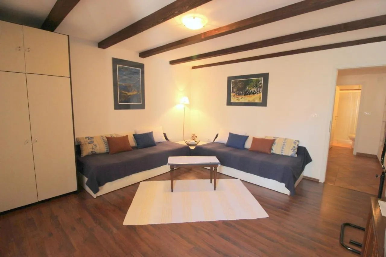 Apartment Dea, 180 M From The Beach Novigrad  Croatia