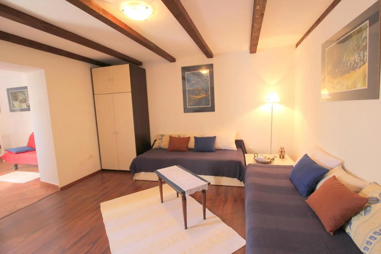 Dea, 180 M From The Beach Novigrad Istria 0*,